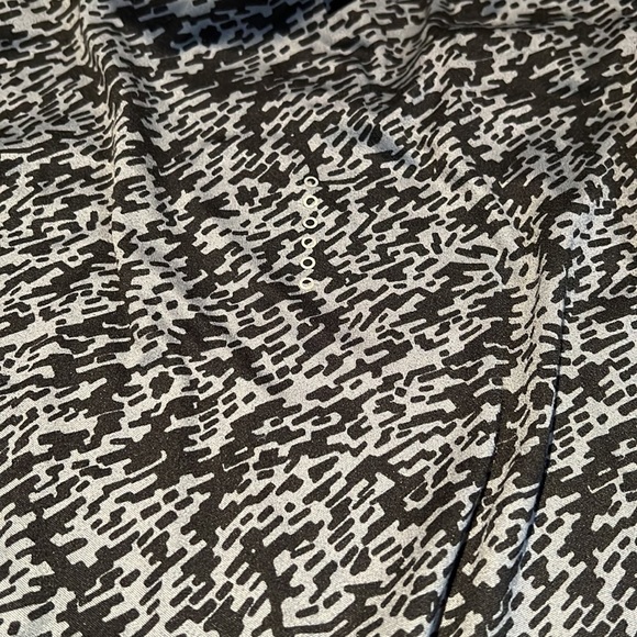 Nike running shirt size medium perfect condition - Picture 5 of 6